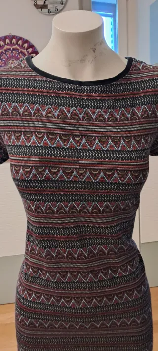 Abito fantasia geometrica