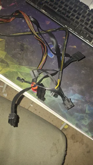 Fuente Mars Gaming Vulcano 750W Semimodular