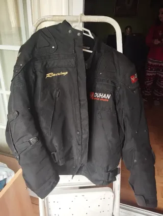 Lote motero en buen estado.