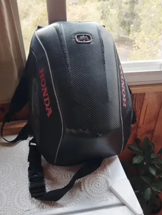 Lote motero en buen estado.