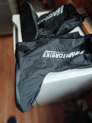 Lote motero en buen estado.