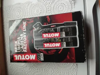 Lote motero en buen estado.