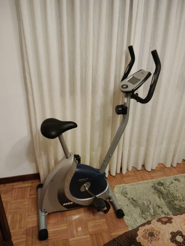 Bicicleta Estática BH Astra