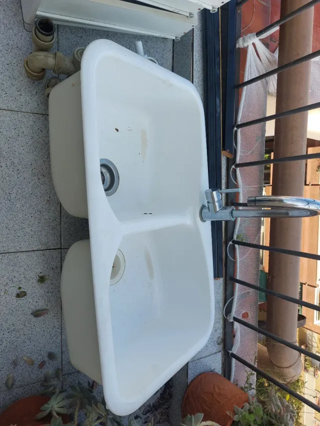 Grifo y pica de cocina doble