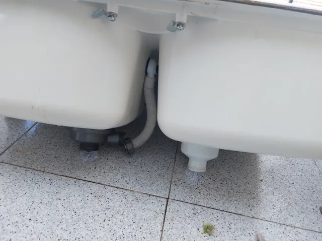 Grifo y pica de cocina doble