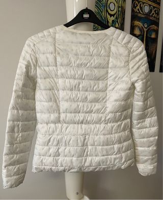 Chaqueta Guess blanca acolchada talla XS
