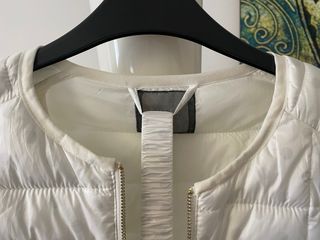 Chaqueta Guess blanca acolchada talla XS