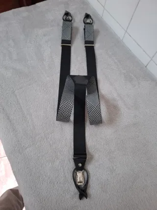 Tirantes de diseño grises y negros