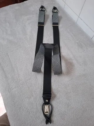 Tirantes de diseño grises y negros