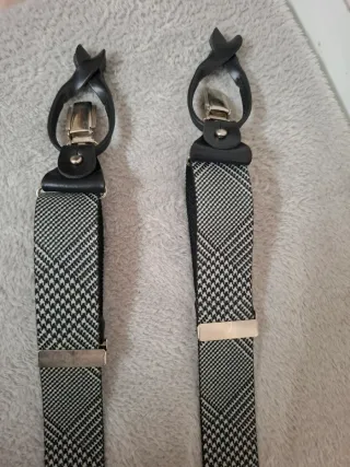 Tirantes de diseño grises y negros