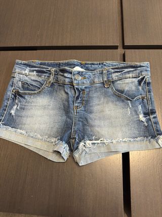 Shorts vaqueros Stradivarius Talla 42