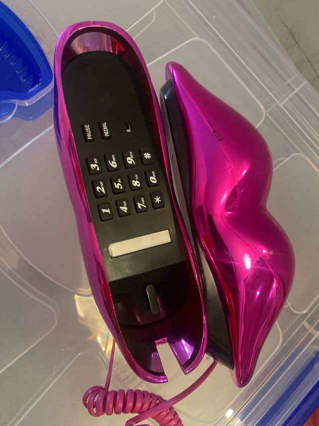 Teléfono labios rosa