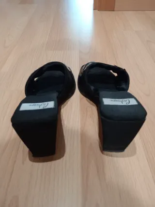 Sandalias Castañer Negras con Lentejuelas