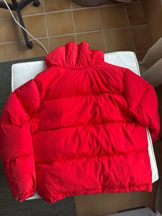 Abrigo acolchado Lacoste rojo