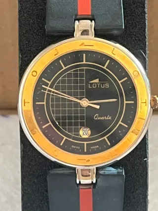 Reloj Lotus Negro y Dorado