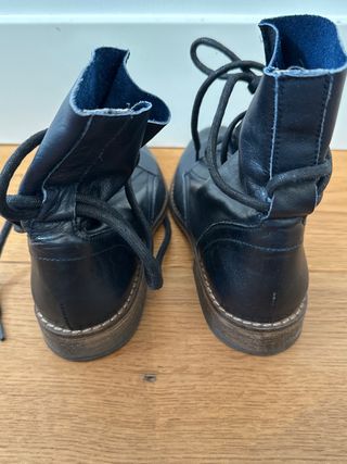 Botines de cuero azul plazo interior ante. T36