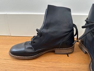 Botines de cuero azul plazo interior ante. T36