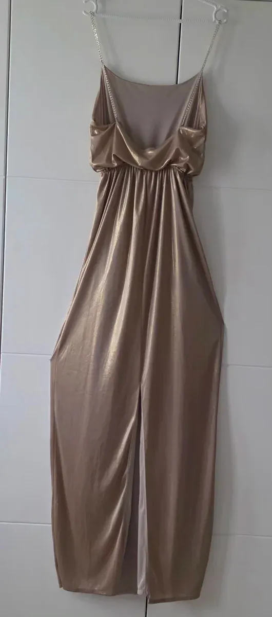 Vestido largo dorado brillante
