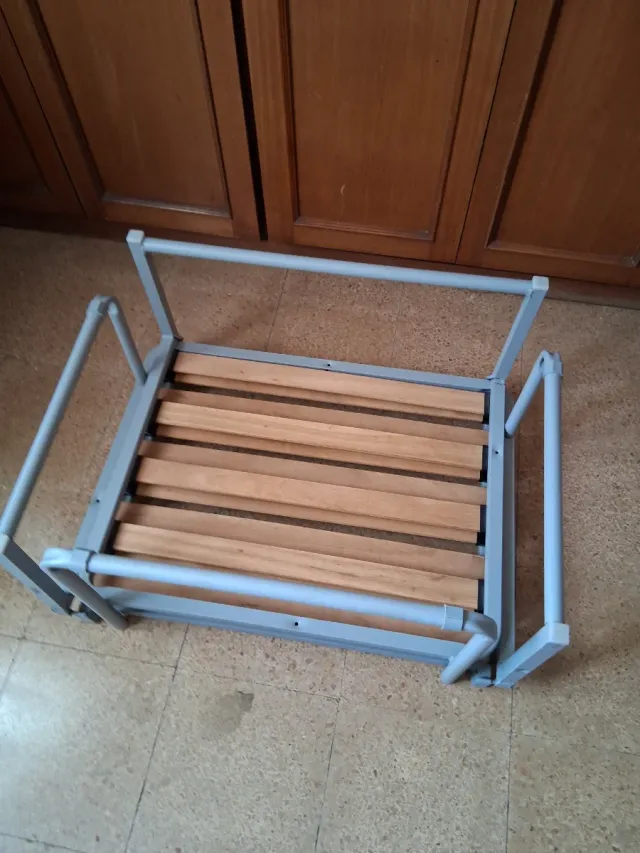 Puf plegable beige y azul