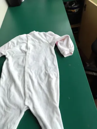 Pijama niña blanco con detalles rosas