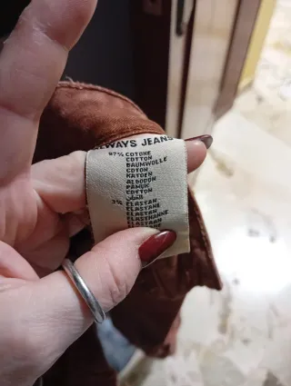 Jeans cargo bordeaux