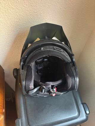 Casco de Moto Negro y Amarillo