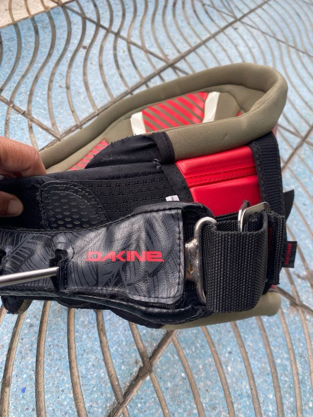 Arnés Dakine T8 Classic Slider Rojo