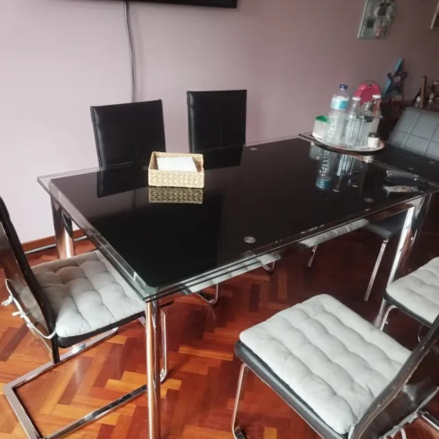 Mesa de comedor cristal y metal