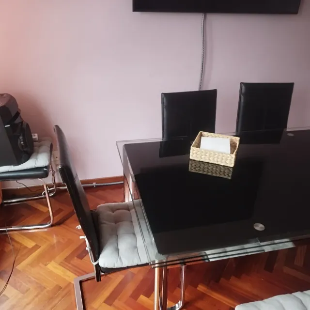 Mesa de comedor cristal y metal