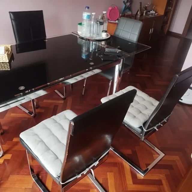 Mesa de comedor cristal y metal