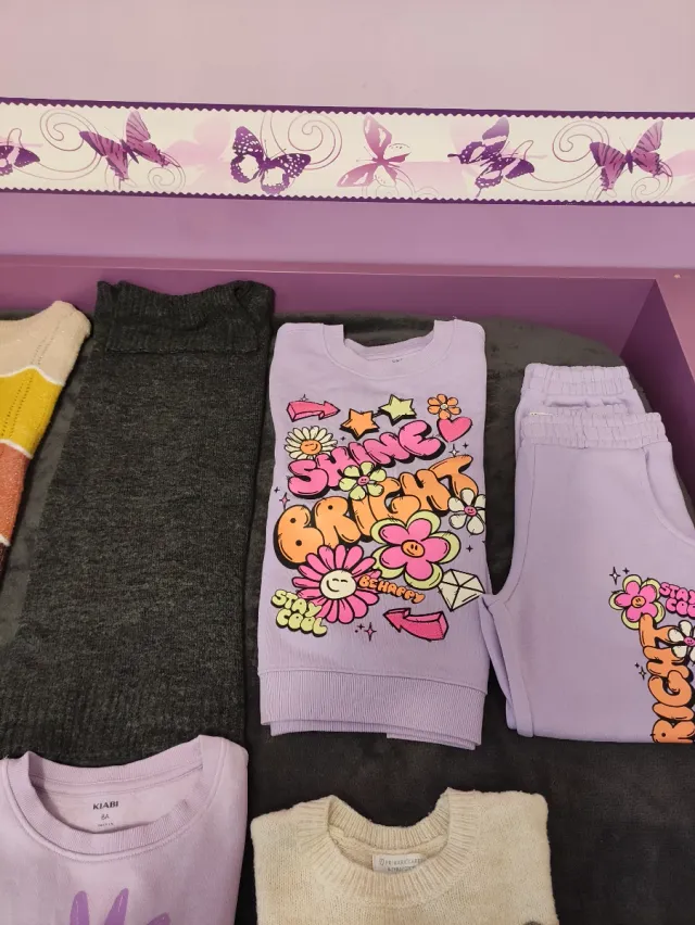 Lote 7 jerseys y 1 chándal niña 6-7 años