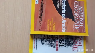 8 revistas de National Geographic. Diferentes años