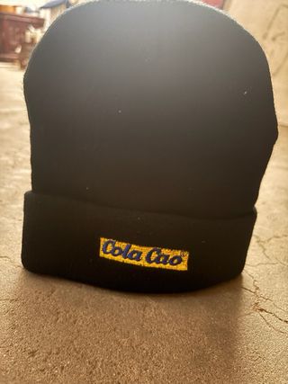 Gorro negro ColaCao bordado