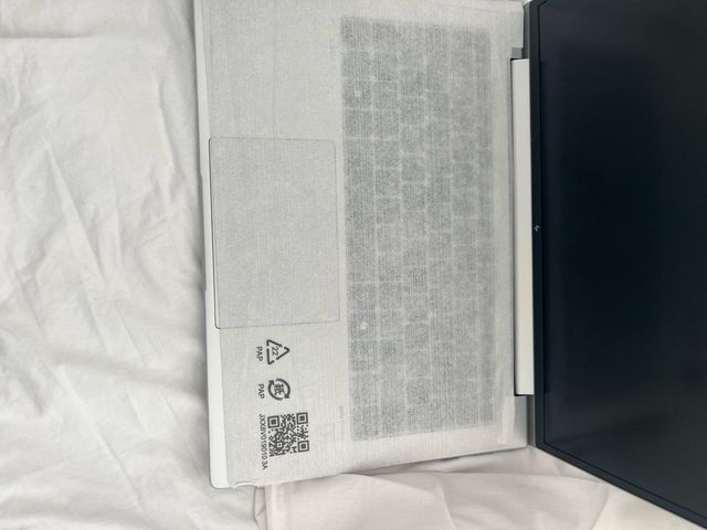 Portátil HP elitebook 645 G11 AMD 5 blanco y negro