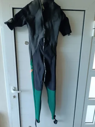 Traje de neopreno SOLA talla M