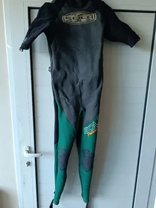 Traje de neopreno SOLA talla M