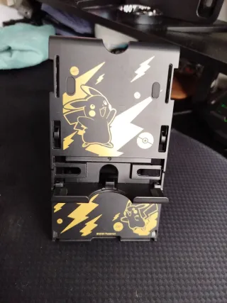 Base Nintendo Switch Pikachu (Precio negociable)