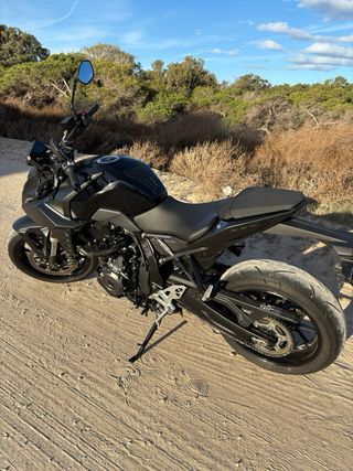 Suzuki GSX 8S 2024 4800 kms