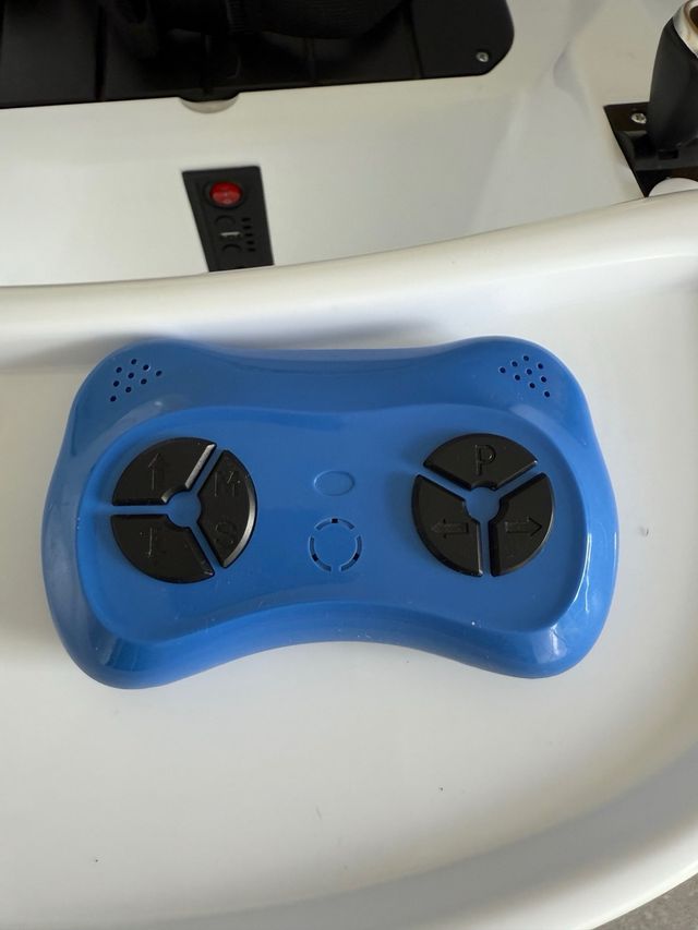  se vende auto choque de auto, giro un solo uso