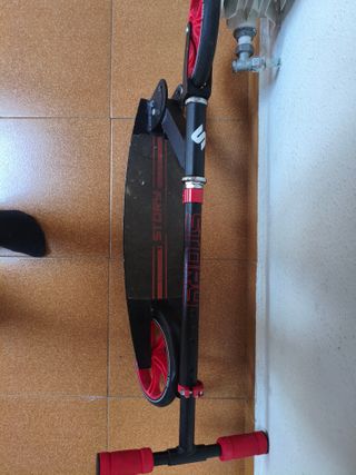 Patinete plegable Story Urban Go Negro y rojo