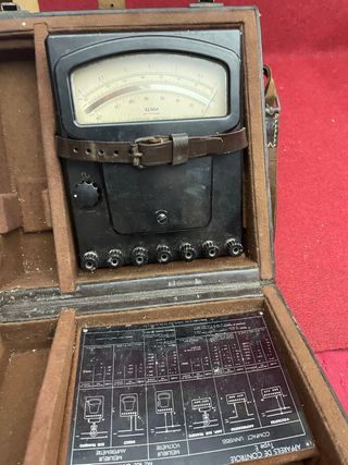 Antiguo voltimetro analógico Chauvin Arnoux