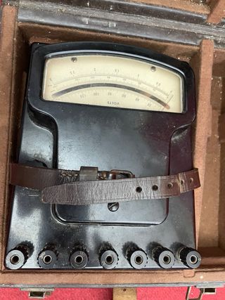 Antiguo voltimetro analógico Chauvin Arnoux