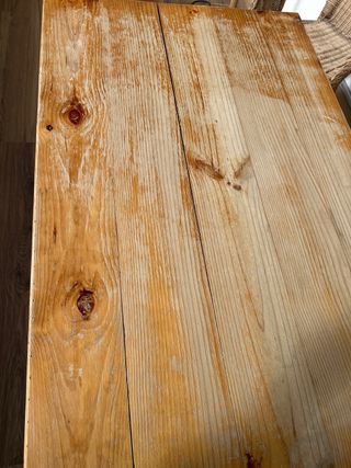 Mesa de madera y metal