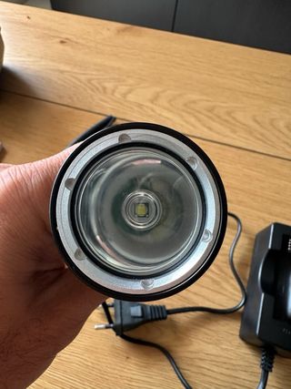 Linterna LED para pesca submarina
