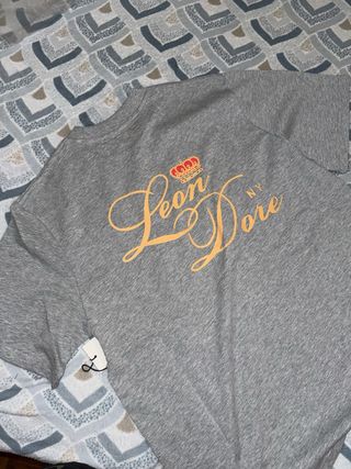 T-shirt Aimé Leon Dore Cinza, com design icônico