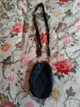 Bolso negro pequeño bandolera