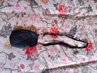 Bolso negro pequeño bandolera