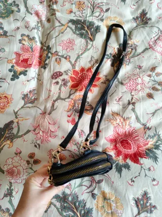 Bolso negro pequeño bandolera