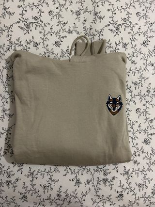 Sudadera beige con logo de lobo sin estrenar