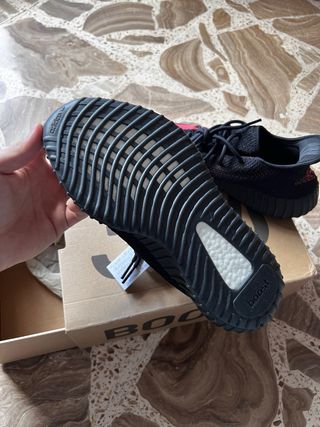 Adidas Yeezy Boost 350 V2 Talla 43 Negro/Rojo